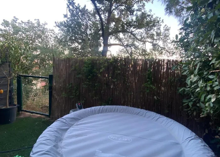 Avec Jacuzzi Apartament